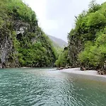 Гостевой дом Park Blini Shala River Moll' e Shoshit