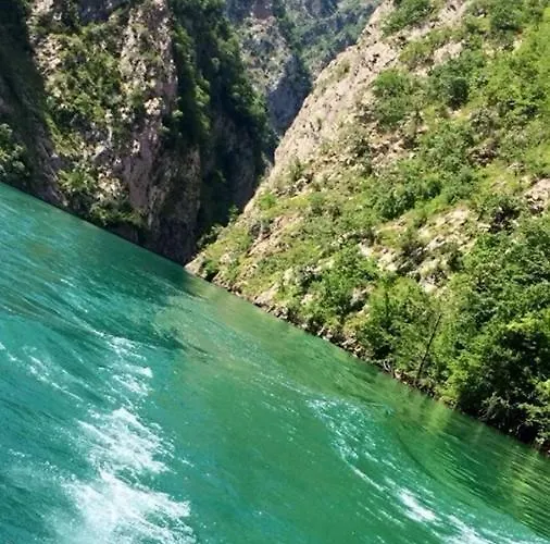 Park Blini Shala River *