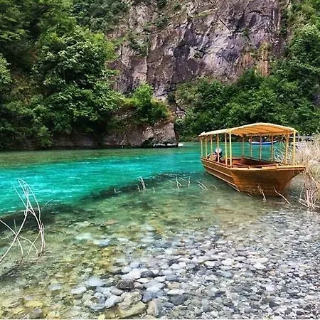 Park Blini Shala River 招待所 Moll' e Shoshit