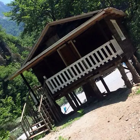 招待所 Park Blini Shala River