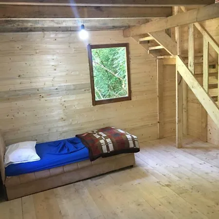 Park Blini Shala River * Moll' e Shoshit